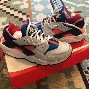 Women’s air huarache by Nike